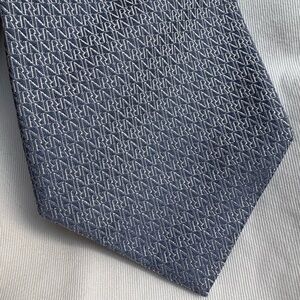 Nina Ricci 100% Silk Tie Made in Italy Sophisticated Blue Geometric Monogram 3.5
